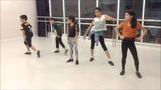 ก็ใครมันจะไปรู้ล่ะ by Starbright Dance Troupe Kids Jazz 4