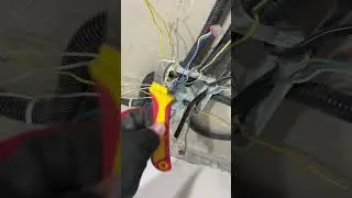 Инструмент для электрика облегчающий работу