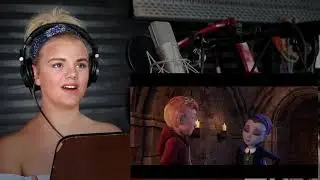 Julie Bjerre lægger stemme til Anna i Den Lille Vampyr.
