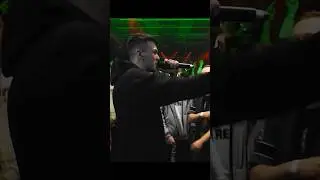 ЧТО ТО СКРЫВАЕТ ПОД МАСКОЙ , В МИКРОФОН ГОВОРИТ КАК ПО РАЦИИ 