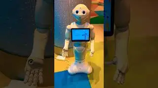 Robot gives a quick idea about the library #robot #library #dubai #kidsvideo #kidsfun #kids #tech