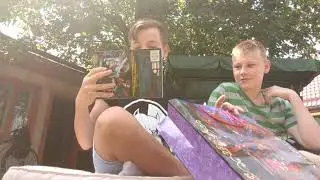Расспаковка подарка