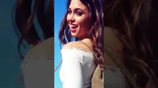 Sexy Riley Reid farts