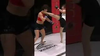 Blanchfield lands a perfect head kick! 