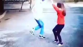 Брат и сестра очень мило 😎😎😍🤗