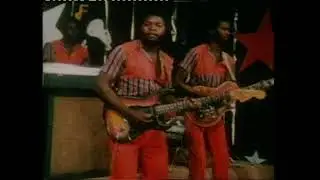 Oliver Mtukudzi - Ndakakubereka (Official Music Video)