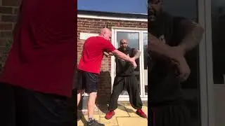 KNIFE ATTACK!!! Defence against a knife attack using the KUBOTAN.