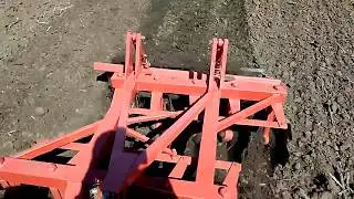 Самодельная дисковая борона АГД-1.3 в работе