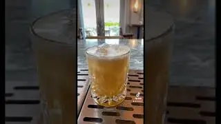 Amaretto Sour 😋😋 #bartender #tiktok #cocktail #fyp #shorts #AmarettoSour #subscribe