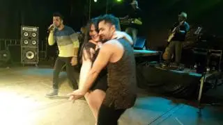 Cristal e Jefferson dançando Amor de pingue pongue com  a Banda  Pancanejo