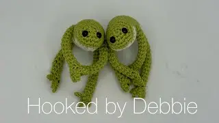 Frog with bendable arms and legs