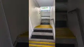 홍콩의 오래된 정부 공장 건물을 예술가들이 모이는 스튜디오로 개조한 곳입니다.