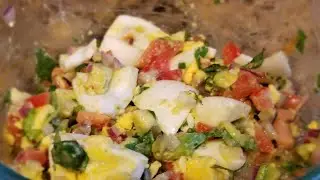 Ensalda de aguacate con huevo cocido (Guacamole Salvadoreño como lo hace mi mamá)