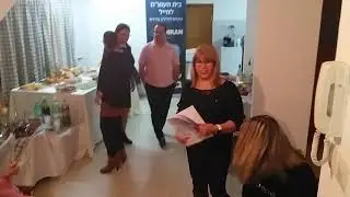 טו בשבט הבית לחיילים שושי קמינסקי נושאת דברים