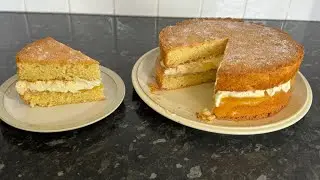 Lemon Victoria Sponge (In Ankarsrum Assistent Mixer)
