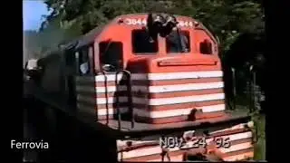 FEPASA - TRENS  DESCENDO A SERRA SIMULTANEAMENTE!!! LADO A LADO
