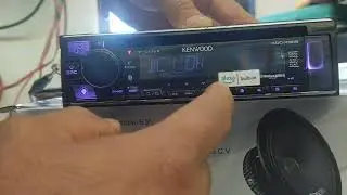 como quitar protect a un estéreo Bluetooth