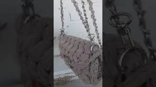 Модный вязаный клатч Зефирка из трикотажной пряжи крючком - обзор