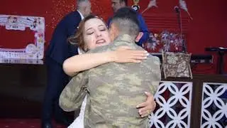Asker Kardeşi Düğüne Gelip Sürpriz Yaptı Annesi Bayıldı! - Şok Eden Düğün Sürprizi!
