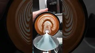 Pitcher view - 6oz Wing Rosetta.               #latteart #chliv #coffeelover #tutorial