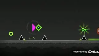 в первые играю в Geametry dash l WTF l почти прошёл с 9 попытки