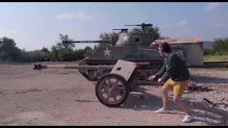 jschlatt with the big guns
