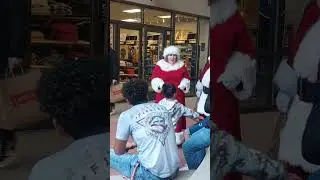Santa 🎅 and Mrs. Claus