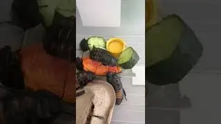 Тараканы едят тыкву