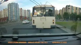 Яна за рулём