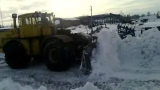 Король он и есть король , К-700 с лопатой ))) LEGENDARY RUSSIAN TRACTOR POWER