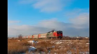 Тепловоз 2ТЭ10УТ-0043А с пассажирским поездом 131 Москва-Орск