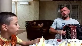 Когда мы были на войне на гармошке. Исполнение огнище!❤️‍🔥🔥Космос🪐 #песниподгармонь#баян#гармонист