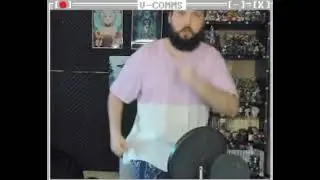 Бэбэй подбежал и напал