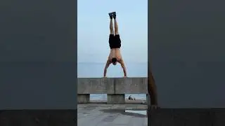 Когда-то давно поставил себе цель сделать стойку здесь 🎯