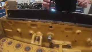 Checking a cylinder block or plate for warpage