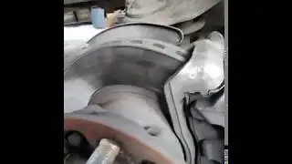 Replacing the front brake pads on a Gazelle Next