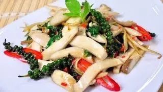Thai Food - Spicy Fried Eringii Mushroom with Thai Herbs (Hed Eringii Pad Cha)