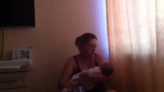 Машу укладывают спать