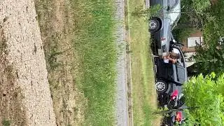 Very nice teen girl run over my feet ♥♥ 1290 + about 150kg 3 girls are sitting in the car