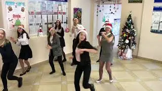 Новогоднее поздравление 9 «В» класса
