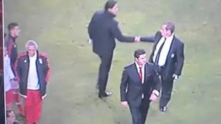Renato Sanches cospe em direção a Octávio Machado