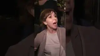 ჭკუიდან გადასული შოთა უტიაშვილის ცოლი. 
