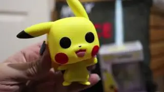 Pikachu Waving Funko Pop Review