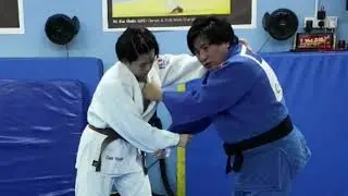 Double Cross Grip Takedown