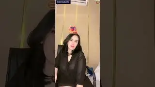 This auntie gets a lot of gifts from her fans