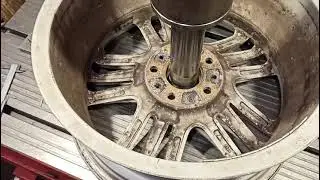 Расточка посадочного отверстия(Под ступицу)на литых дисках  BMW