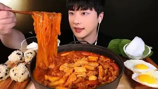 SUB)Extremely spicy tteokbokki gopchang tripe chicken feet Mukbang 🔥 Spicy Korean food challenge