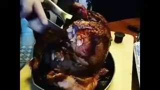 Как разделать курицу - ростер от Weber