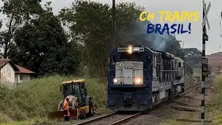 Retroescavadeira trocando dormentes em Tatu + Dupla de C30 escoteiras!