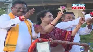 BJP Leader Hema Malini Conducts Roadshow From Odisha's Pipili